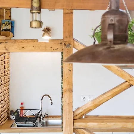 Balcony To Garden W Ac - Vintage Library